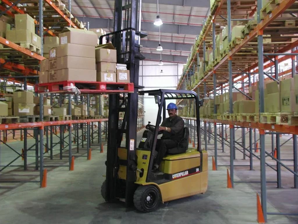 Wholesale distribution — Forklift